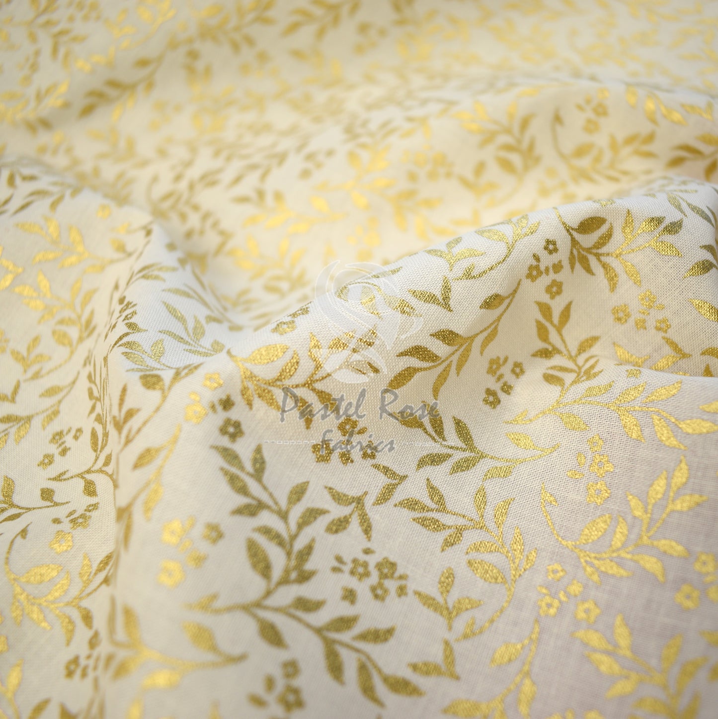 Christmas Metallic Vines 100% cotton fabric by half metre | 140cm wide