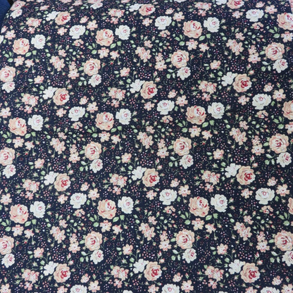 Stoff mit Piratenschädel, 100 % Baumwolle, halber Meter | 147 cm breit